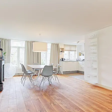 Daire Spacious Three Bedroom With Rooftop In Center