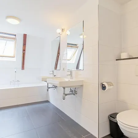 Daire Spacious Three Bedroom With Rooftop In Center Amsterdam