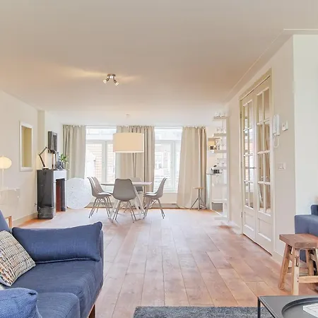 Daire Spacious Three Bedroom With Rooftop In Center